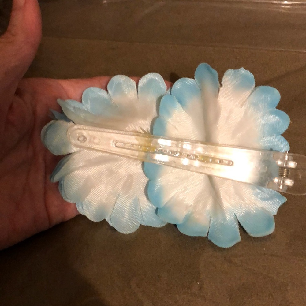 Beautiful Vintage double flower Barette - Picture 2 of 2
